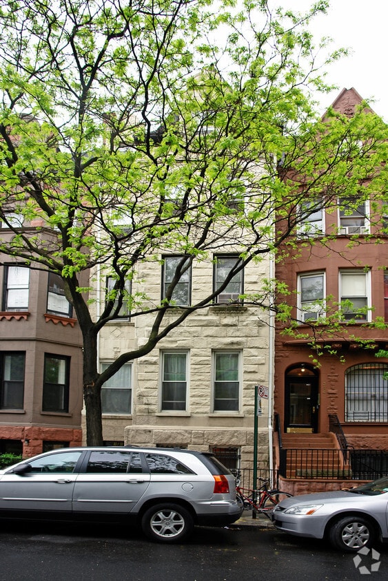 Building Photo - 312 W 90th St