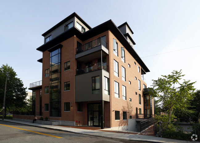 Foto principal - Pacific Street Condos