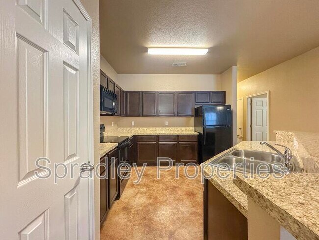 Foto del edificio - 7017 Cameron Park Rd