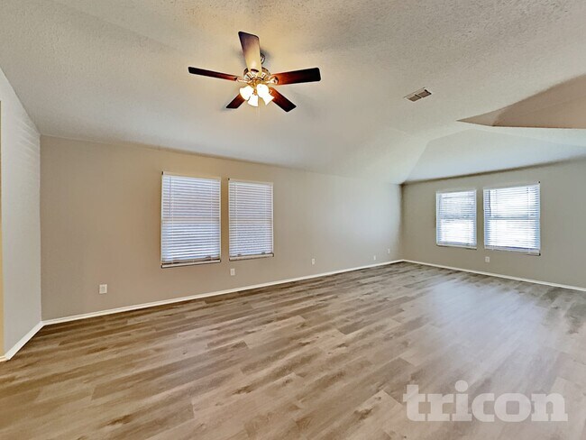 Foto del edificio - 807 Castlewick Ct