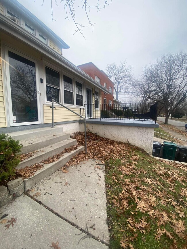 Front door and front patio - 78 Hillsdale St