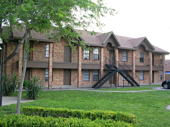 Building Photo - 416 E Tulip Ave