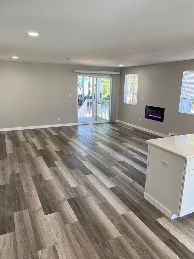 Foto del edificio - 9833 Fredrickson Rd NW
