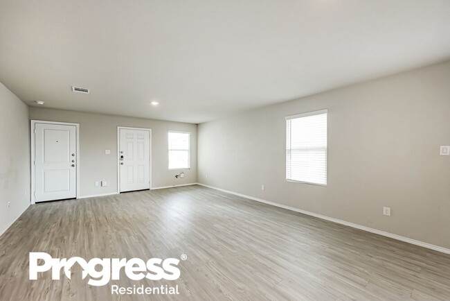 Building Photo - 128 Hollywood Dr