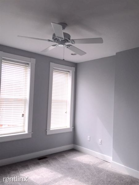 Building Photo - 1752 E Preston St