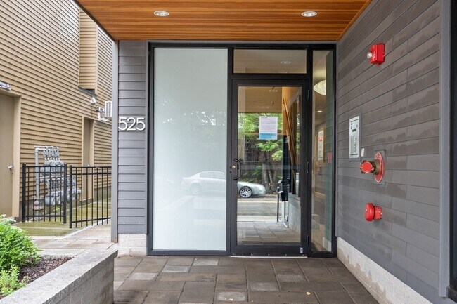 Foto del edificio - 525 E 1st St