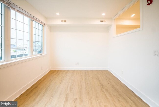 Foto del edificio - 1324 Frankford Ave