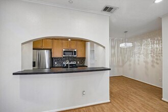Building Photo - 9850 Pagewood Ln
