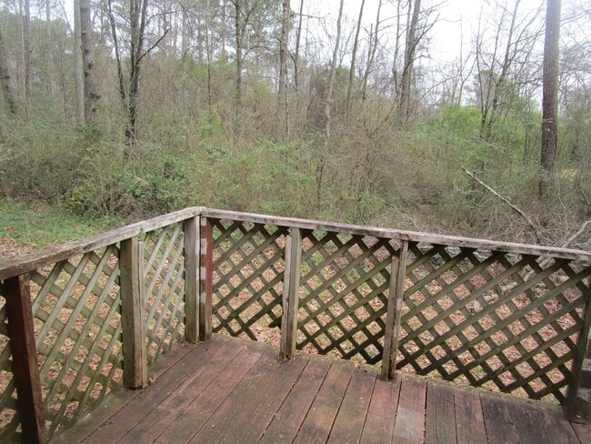 Building Photo - 216 Maryland Dr