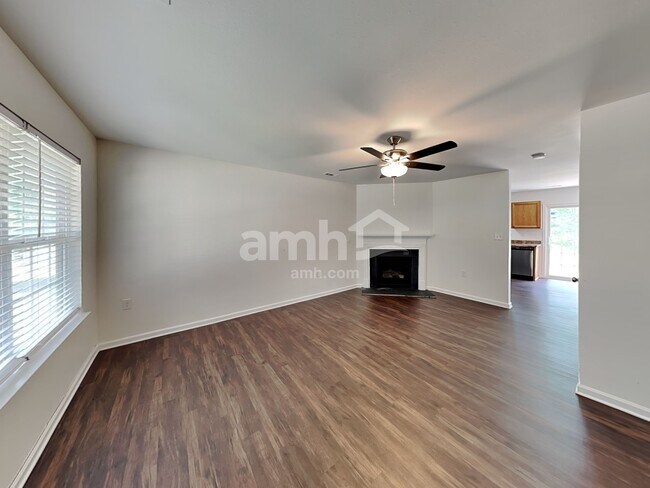 Building Photo - 11526 Tribal Dr