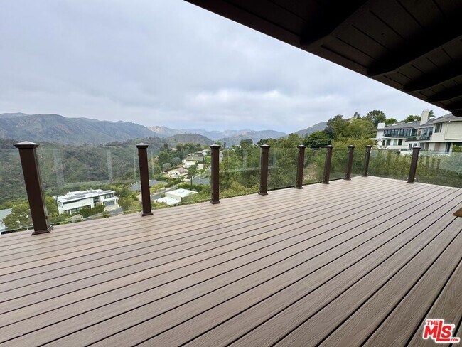 Foto del edificio - 2255 Westridge Rd