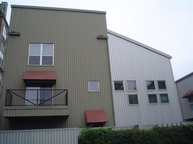Building Photo - 6103 Gehring St