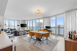 Building Photo - 465 Brickell Ave
