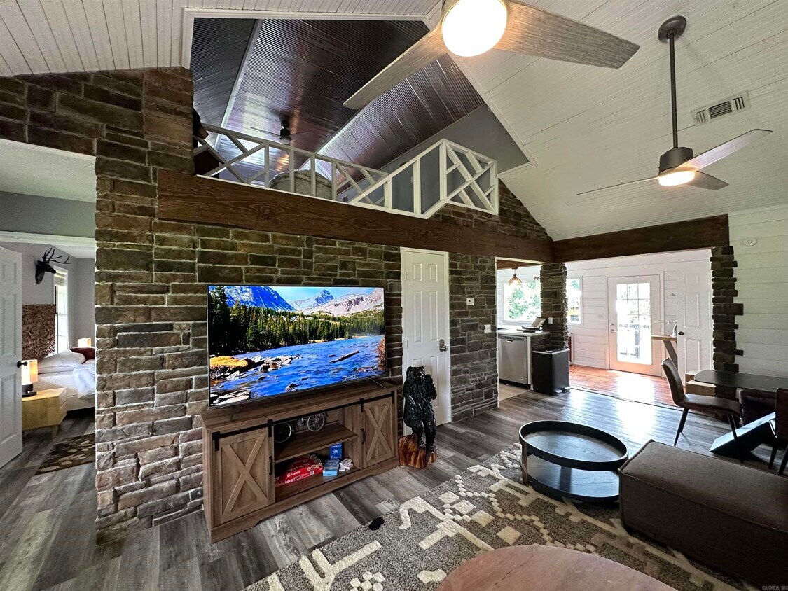 Foto principal - 896 Vaughn Rd