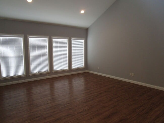Foto del edificio - Huge 3BR/3BA Villa at Boulder Springs - Available July!!