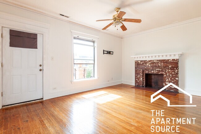 Building Photo - 902 W Belle Plaine Ave