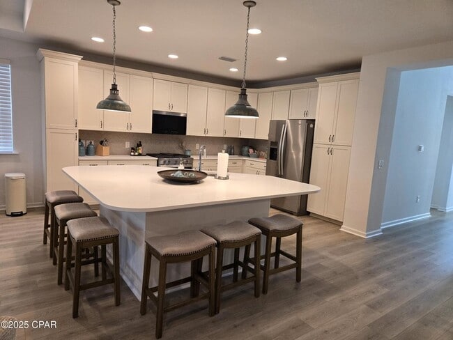 Foto del edificio - 9235 Paradise Dr