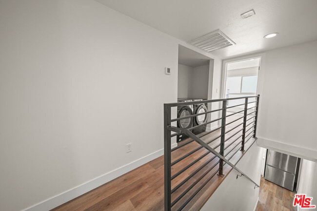 Building Photo - 1055 Wilton Pl