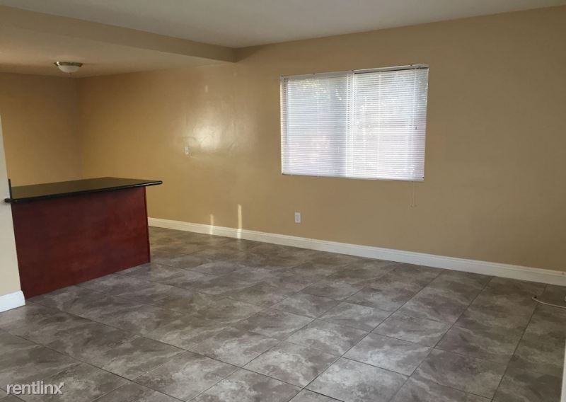 Foto principal - 13235 Barbara St