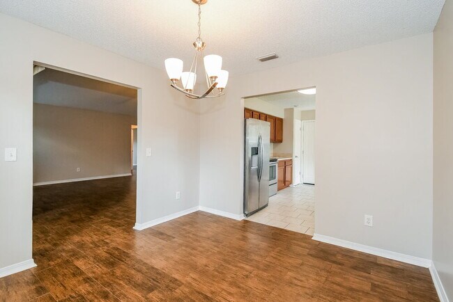 Foto del edificio - 11130 Losco Jct Dr S