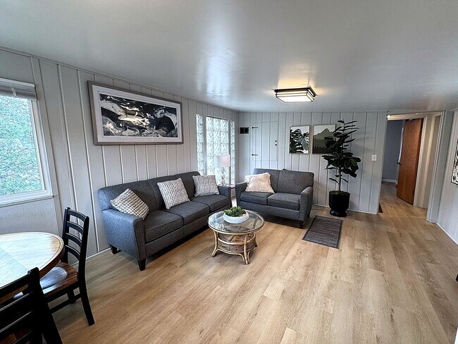 Foto del edificio - 2607 Glenwood Ln