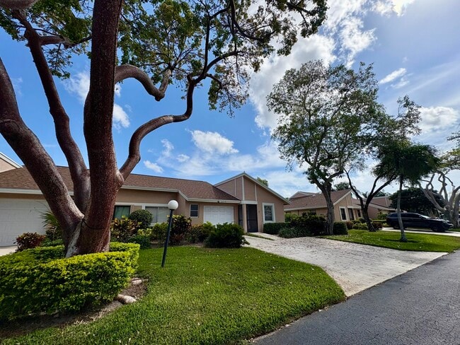 Building Photo - 8279 Summerbreeze Ln