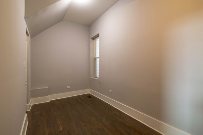 Building Photo - 2113 W 18th St