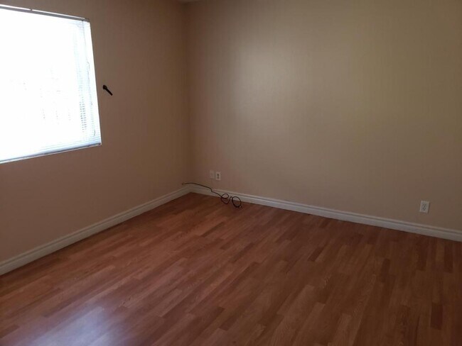 Foto del edificio - 2312 Saturn