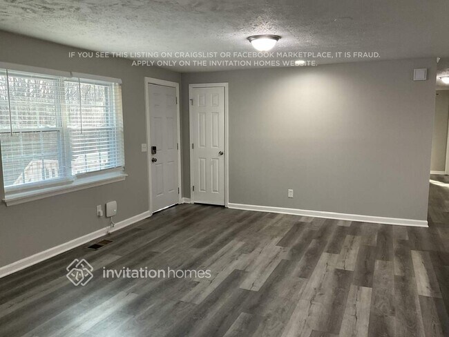 Foto del edificio - 4930 Springbrook Dr