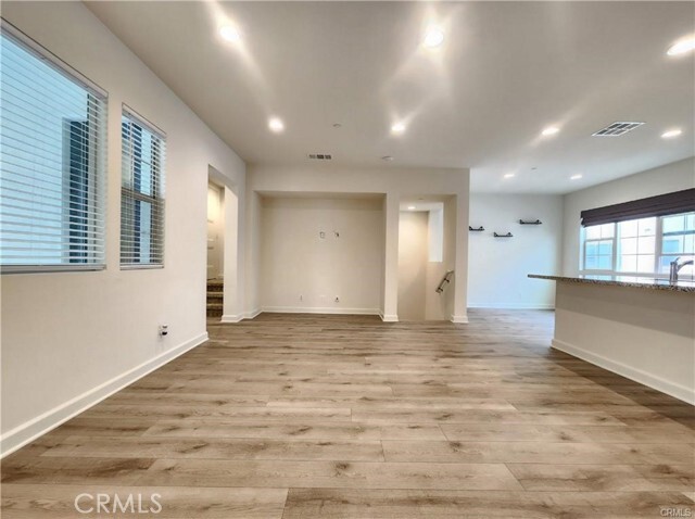 Building Photo - 336 Lantana Dr