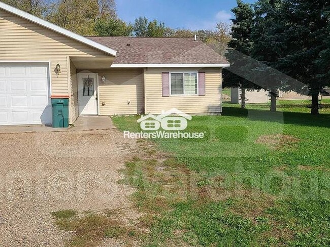 Building Photo - 135 A North St W