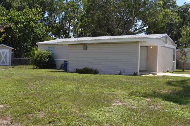 Building Photo - 1603 Zephyr Ave