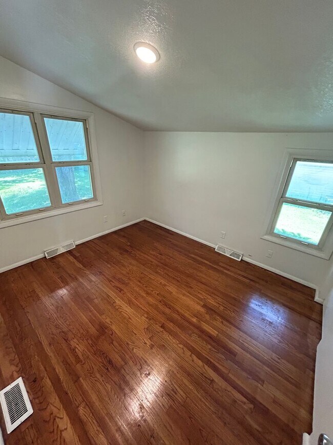 Foto del edificio - 11301 Herrick Ave