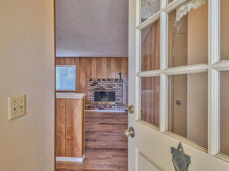 Primary Photo - 985 Stokes Way