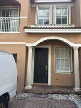 Building Photo - 2532 SE 15th Ct