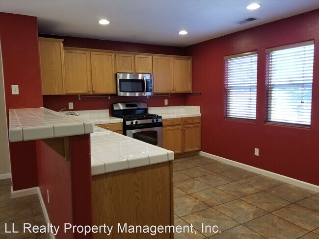 Building Photo - 4 br, 3 bath House - 1402 Honey Locust