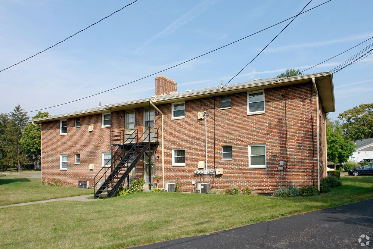 Building Photo - 1555 Stanford Rd