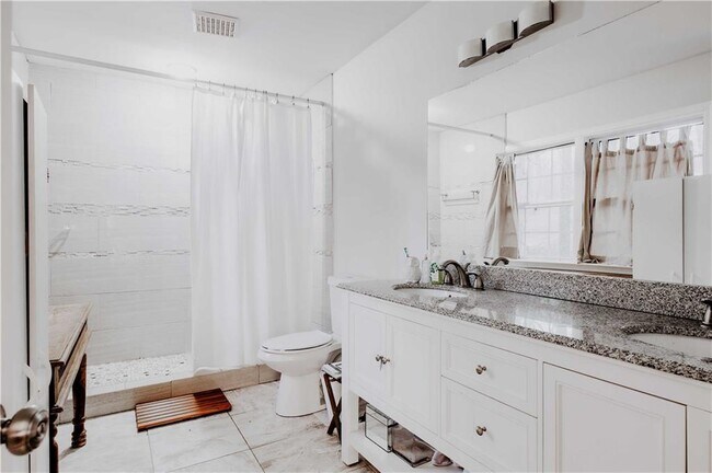 Foto del edificio - 1496 Woodland Ave SE