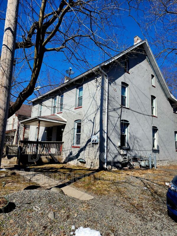 554 N 5th St Unit 1, Stroudsburg, PA 18360 Condo for Rent in