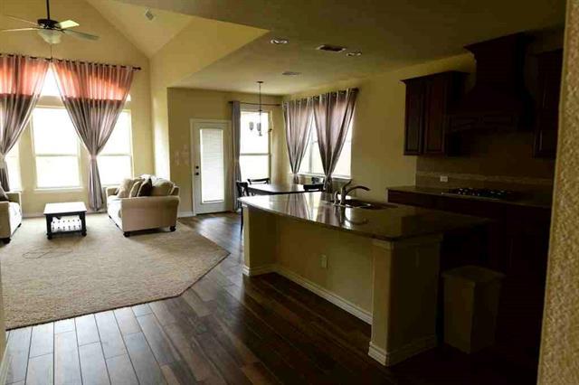 Foto del edificio - 1808 Lake Wood Trl