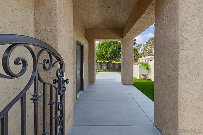 Foto del edificio - 9131 Johnson Dr