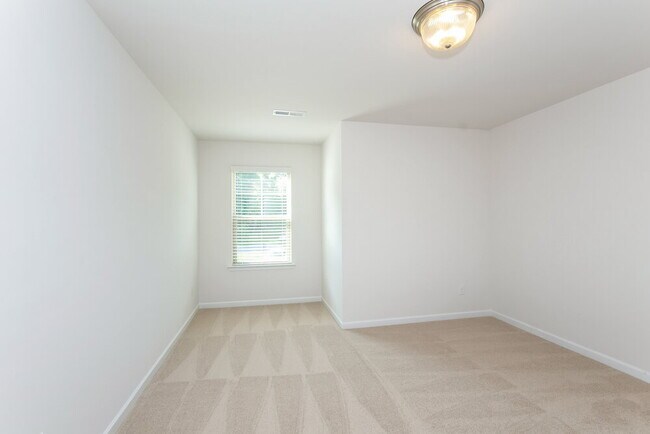 Building Photo - 2100 Mingus Cabin Ln