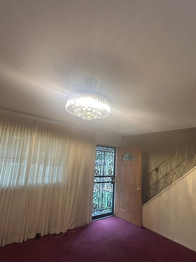 Foto del edificio - 15914 Bryce Ave