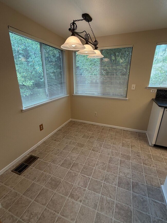 Foto del edificio - 8240 Rockbury Way