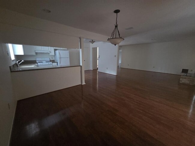 Building Photo - 21 N Waxberry Rd