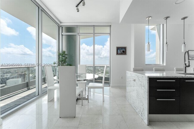 Foto del edificio - 900 Biscayne Blvd