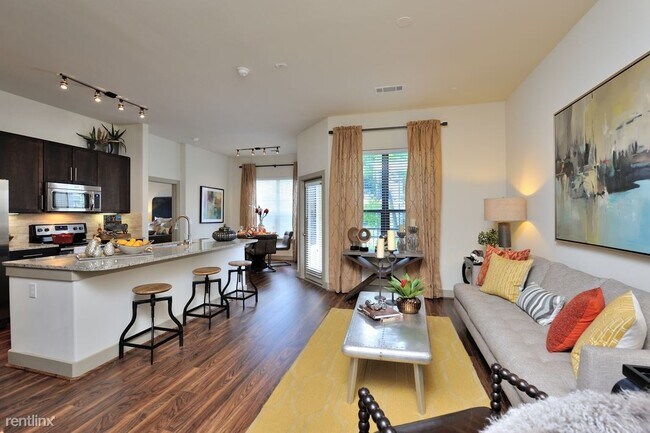 Foto del edificio - 1 br, 1 bath Apartment - 13513 Dulles Ave 624