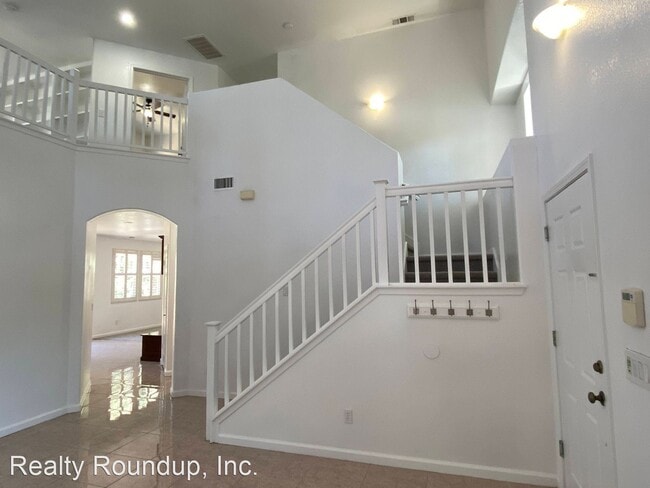 Building Photo - 3 br, 2.5 bath House - 3702 Bridlewood Cir