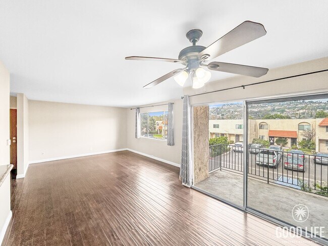 Foto del edificio - Beautiful 2BD/2BA w/ Reserved Parking and A/C in College Area!