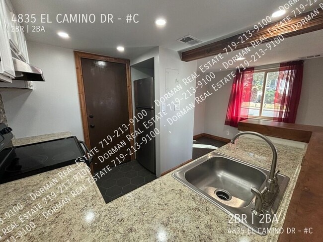 Foto del edificio - 4835 El Camino Dr